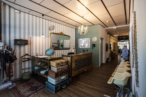 Reception - Pars Tailor's Hostel (Barcelona)