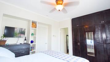 Luxury Apartment, 1 Bedroom, City View | 1 bedroom, Egyptian cotton sheets, premium bedding, in-room safe