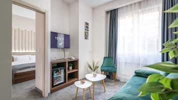 One Bedroom Suite | Frette Italian sheets, premium bedding, minibar, in-room safe