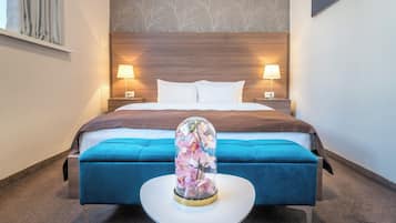 Frette Italian sheets, premium bedding, minibar, in-room safe