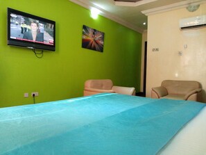 Deluxe Room | 1 bedroom, desk, laptop workspace, free WiFi