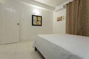 Standard Apartment, 2 Bedrooms, Mountain View | 1 bedroom, Egyptian cotton sheets, premium bedding, in-room safe - New Kingston Premium Guest Apartment (Kingston)