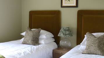 Comfort Cottage (Barley Cottage) | Premium bedding, in-room safe, individually decorated
