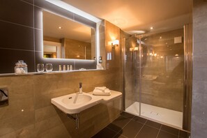 Superior Room, 1 King Bed (Northdown) | Bathroom | Combined shower/bathtub, designer toiletries, hair dryer, bathrobes - The Peacock at Barlow (Dronfield)