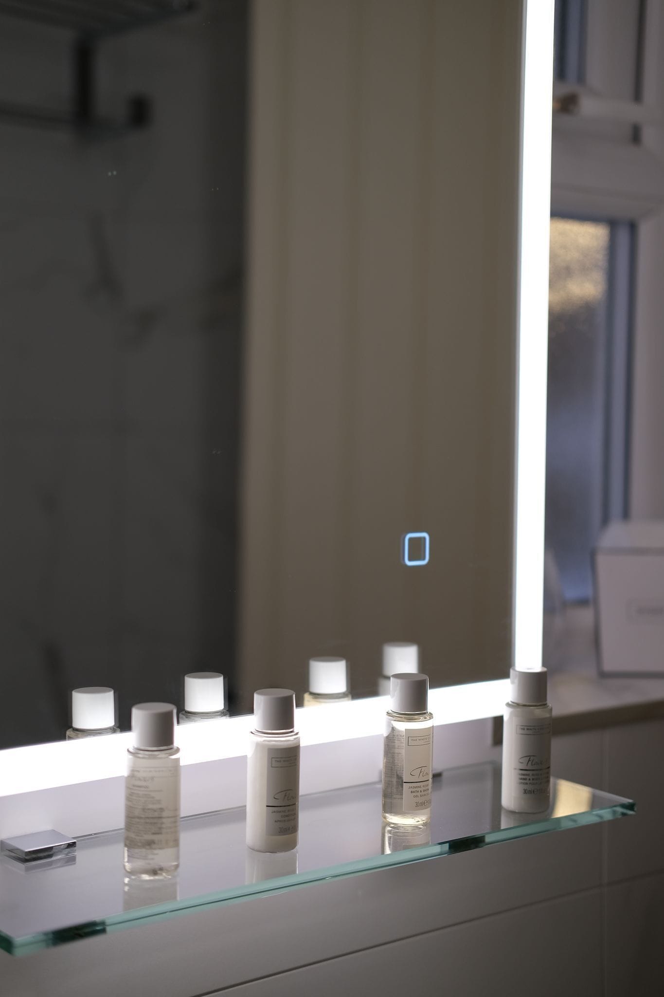 barley cottage | bathroom | combined shower/bathtub, designer toiletries, hair dryer, bathrobes