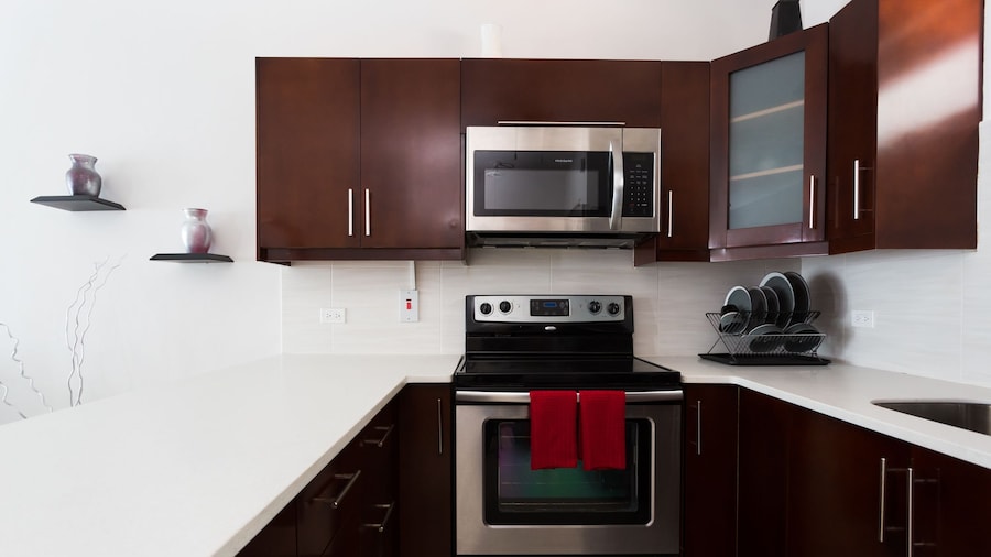 Kingston Luxury Guest Apt at Sullivan