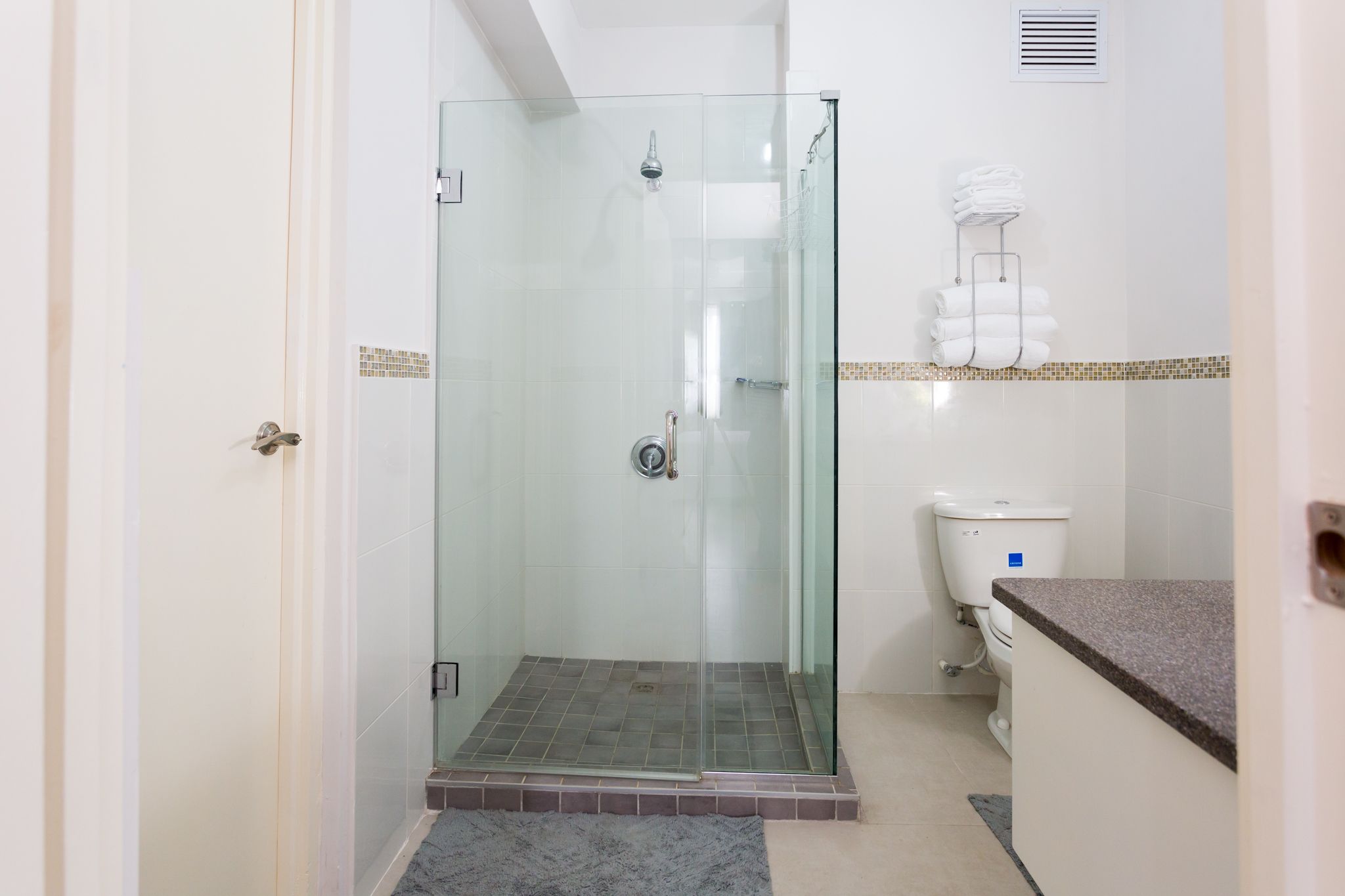 Kingston Luxury Guest Apt at Sullivan