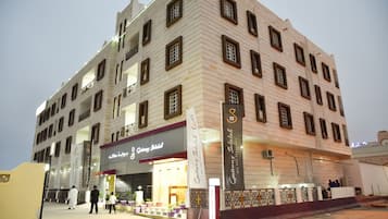 Façade de lâhĂ©bergement - soirĂ©e/nuit