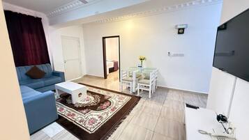 Apartment, 2 Bedrooms | Living area