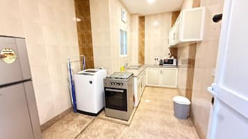 Apartment, 2 Bedrooms | Private kitchen