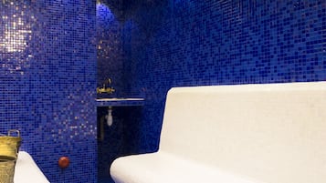 Baño turco o hammam, masajes con piedras calientes y masajes prenatales