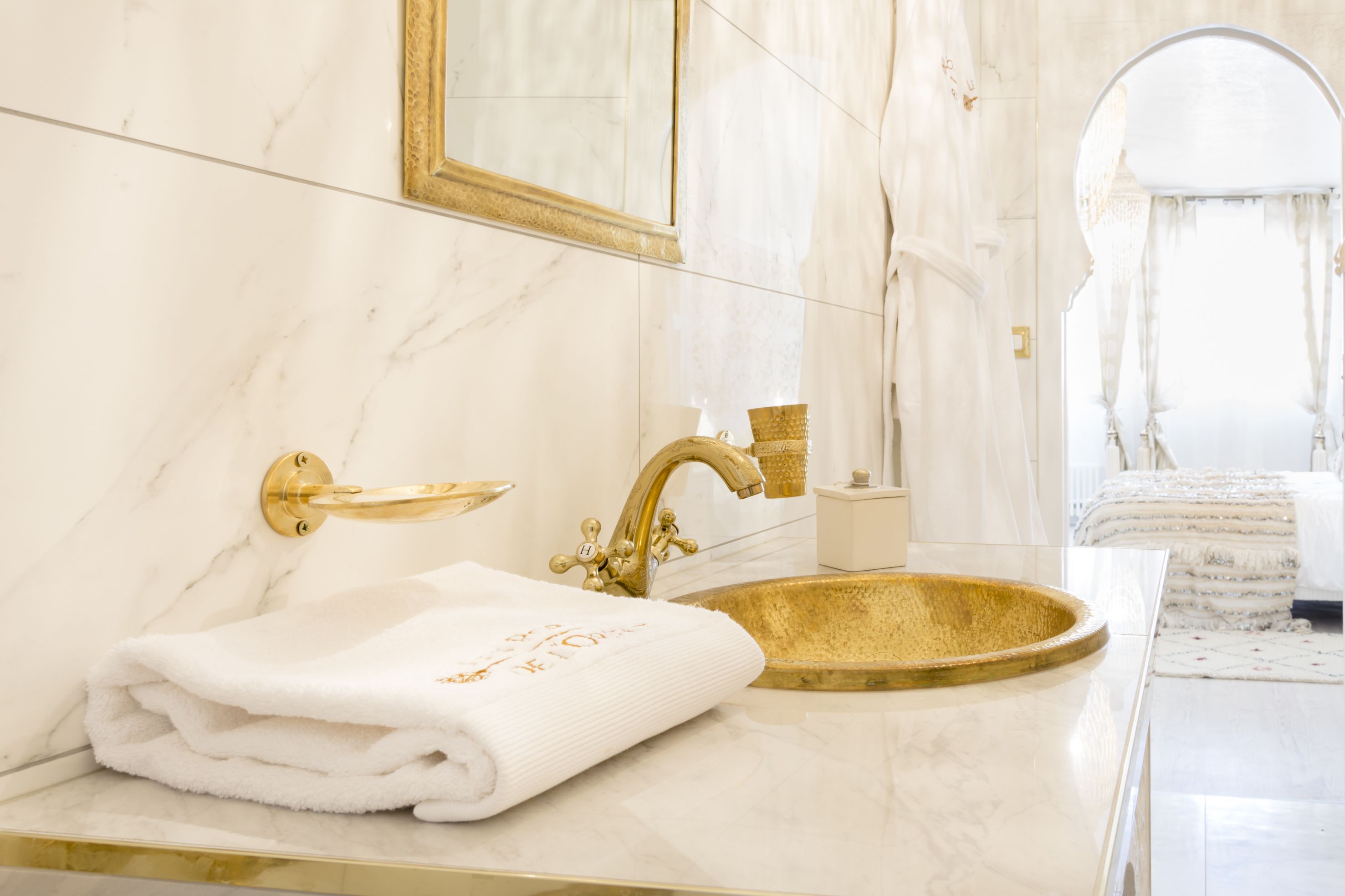 double room (pamukkale) | bathroom sink