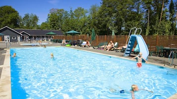 Seasonal outdoor pool, pool loungers