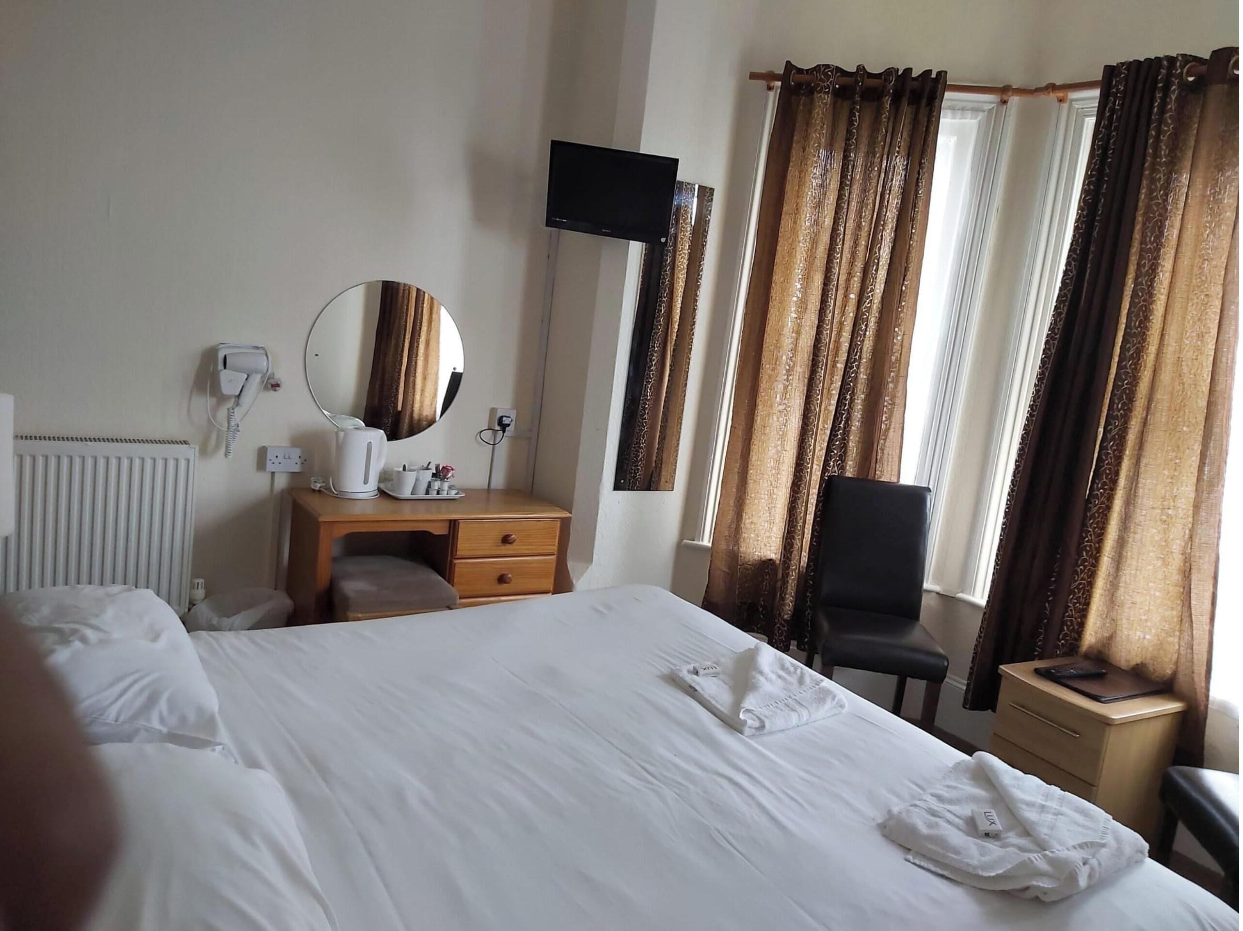 Free WiFi, bed sheets