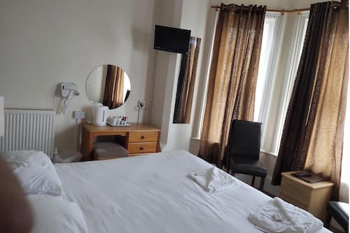 Free WiFi, bed sheets