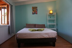Hus – comfort, 1 dobbeltseng, hageutsikt | Wi-fi (inkludert) og sengetøy