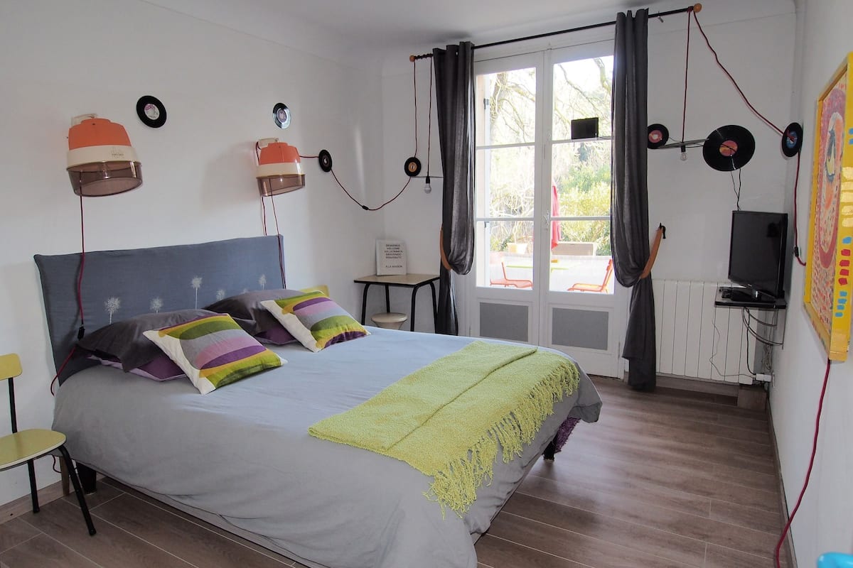 Superior Room, Terrace (70's) | Premium bedding, in-room safe, individually decorated