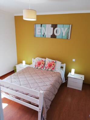 Standard-dobbeltværelse | Premium-sengetøj, Select Comfort-senge, individuelt design, skrivebord
