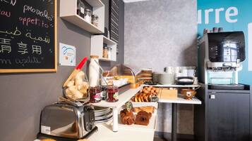 Tägliches Frühstücksbuffet gegen Gebühr