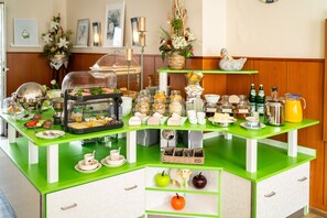 Desayuno buffet incluido todos los días 