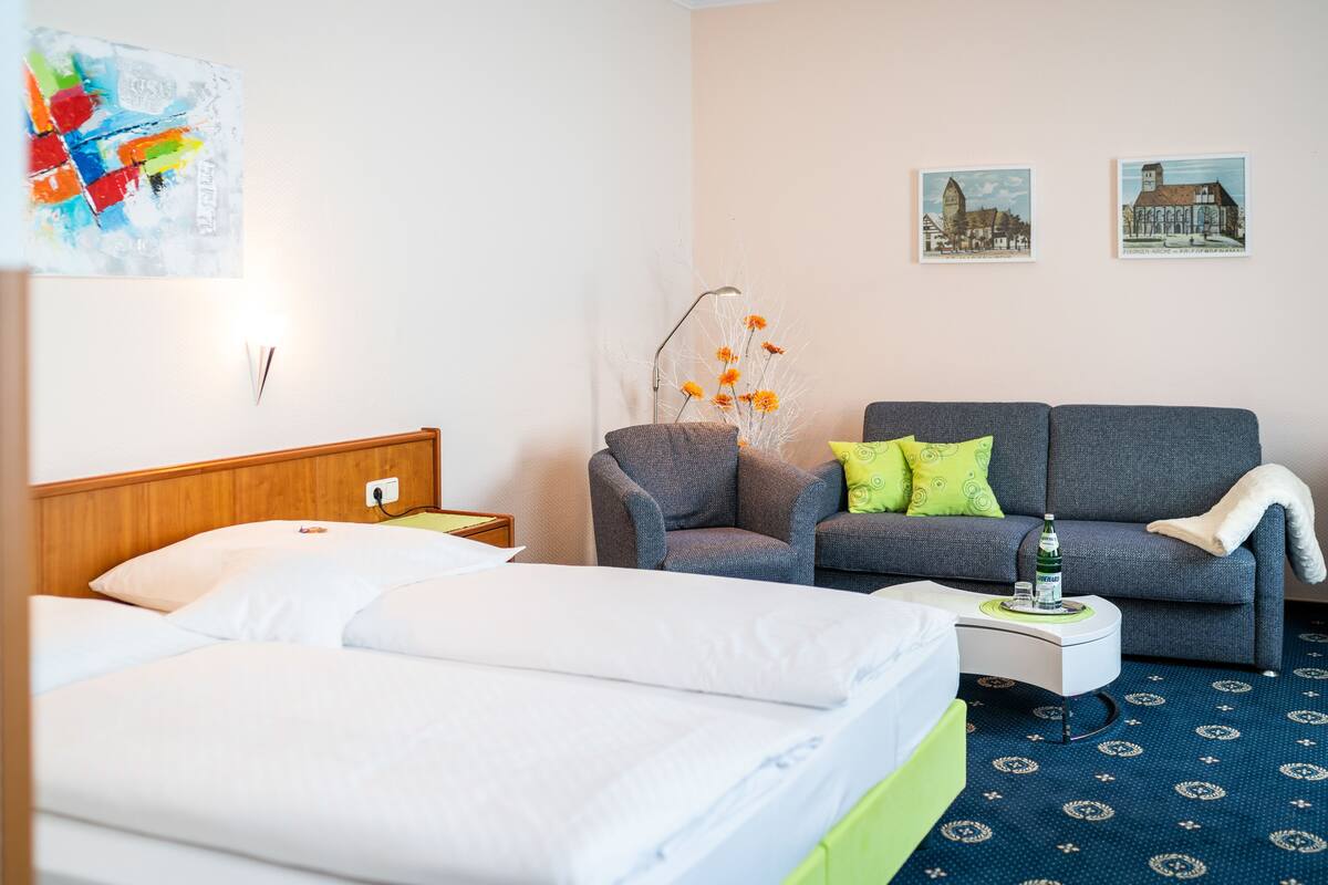 Suite | Living area | Flat-screen TV