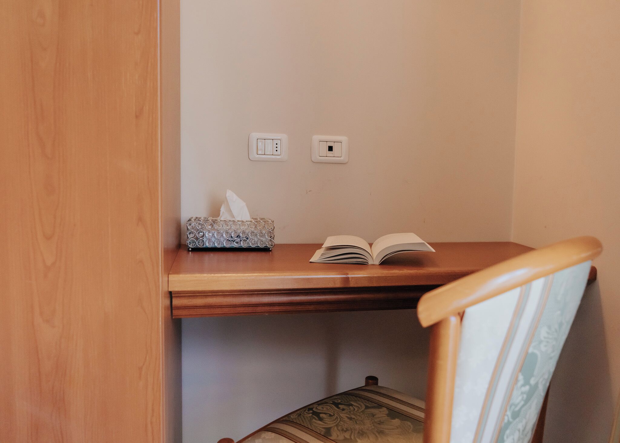 basic single room | 1 bedroom, minibar, in-room safe, desk
