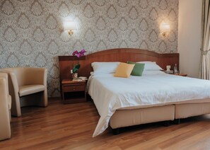 럭셔리 더블룸 또는 트윈룸 | 1 개의 침실, 미니바, 객실 내 금고, 책상