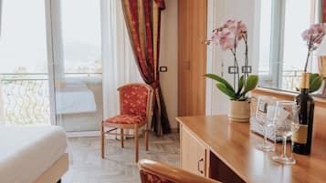Habitación Confort con 1 cama doble o 2 individuales | 1 dormitorio, minibar, caja fuerte y escritorio