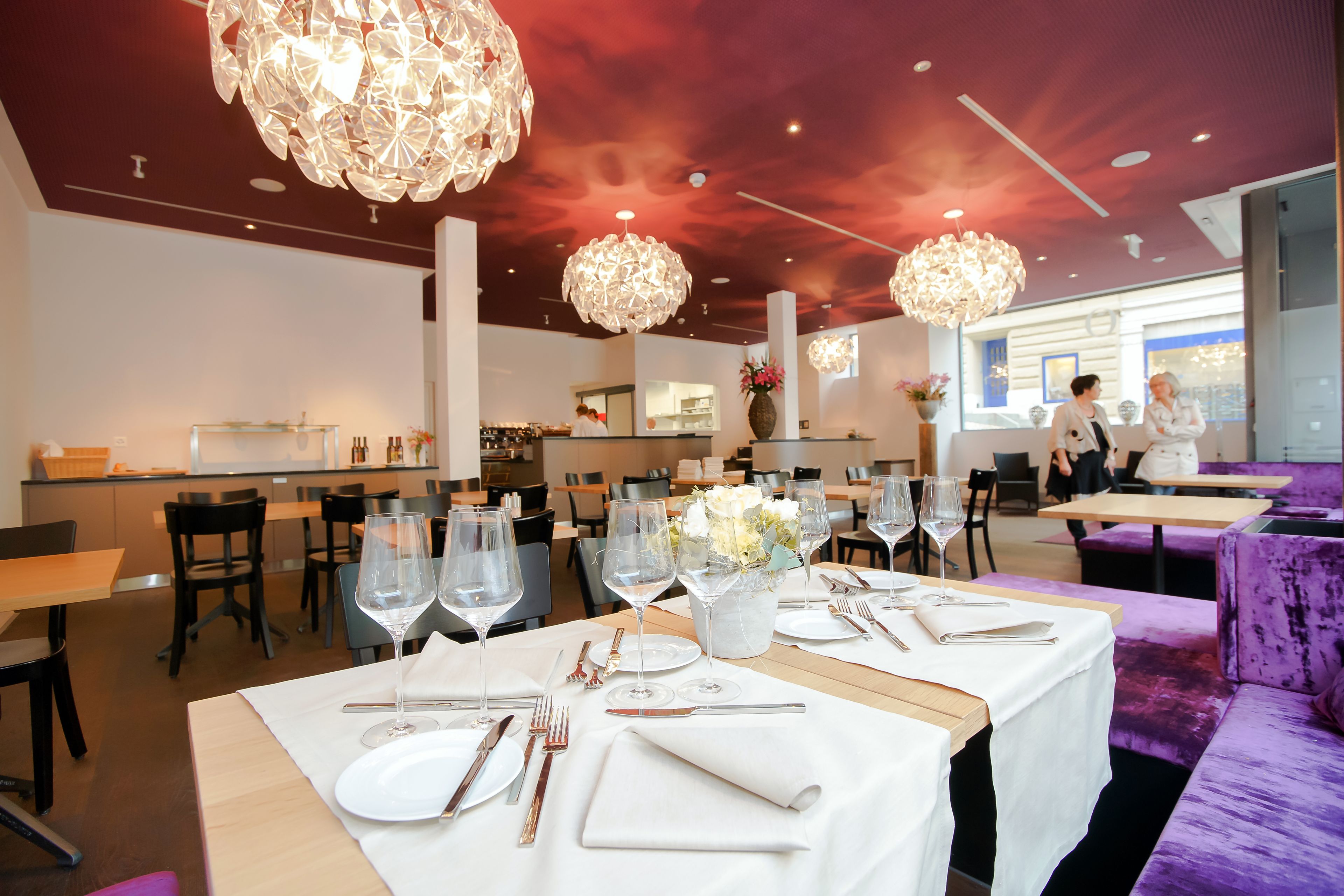 Lunch and dinner served, Regional cuisine