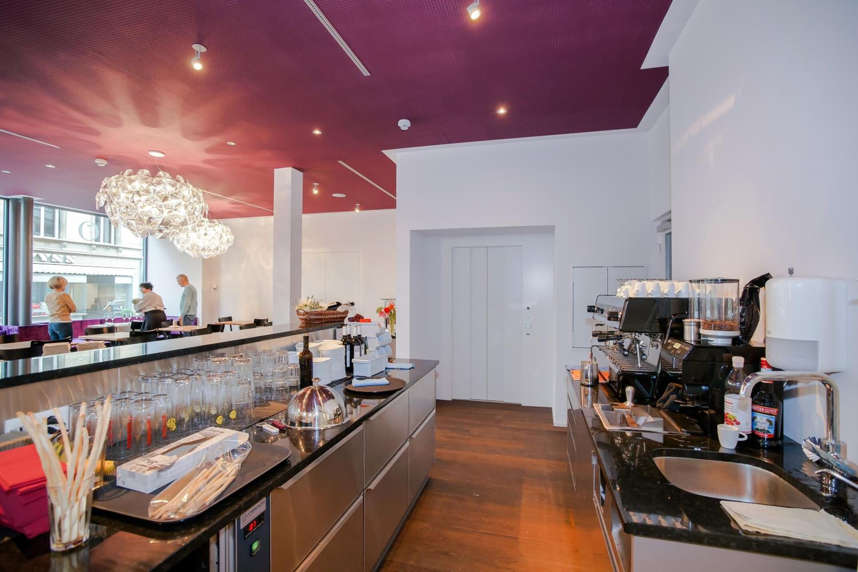 lunch and dinner served, regional cuisine