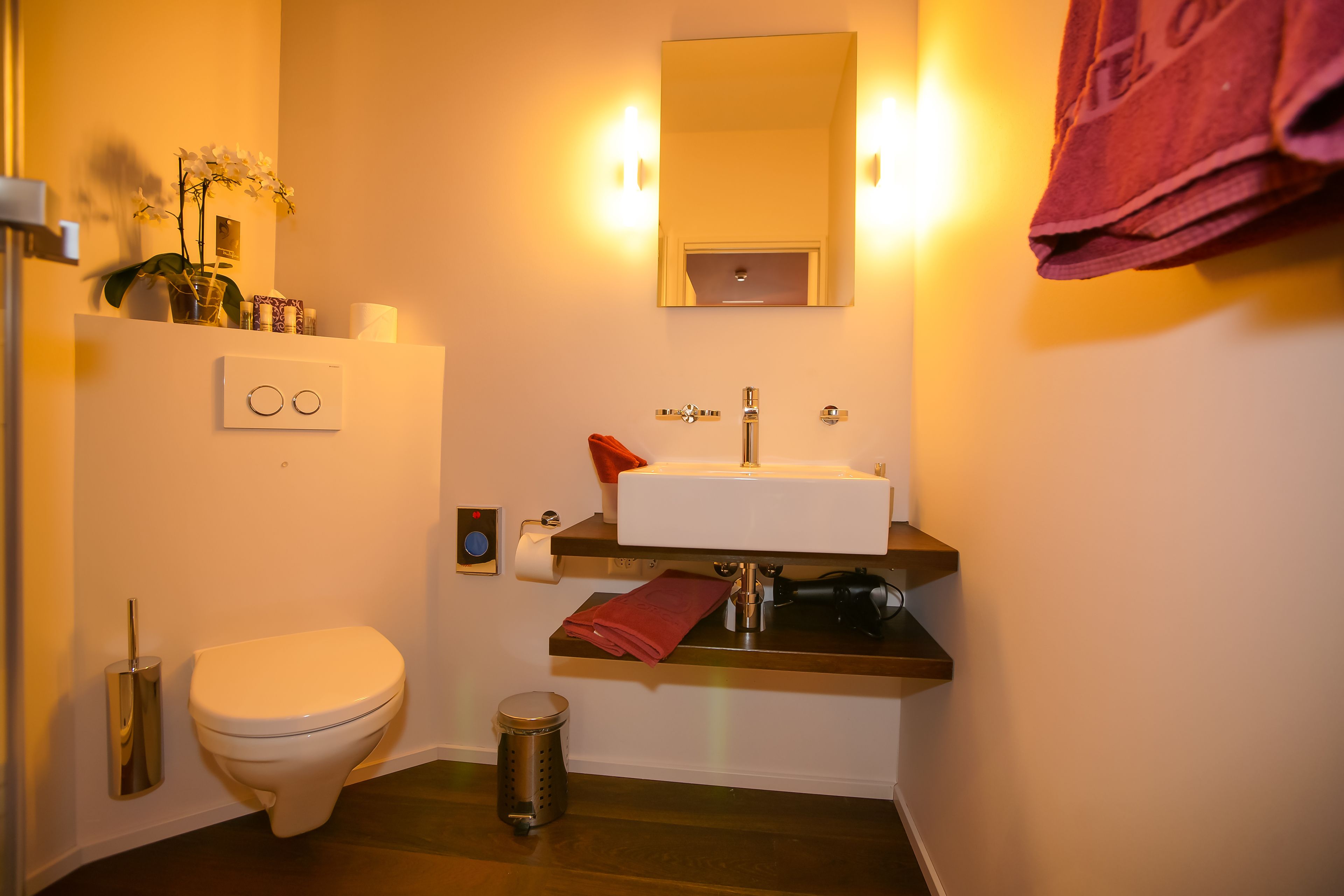 design triple room | bathroom | shower, free toiletries, hair dryer, slippers
