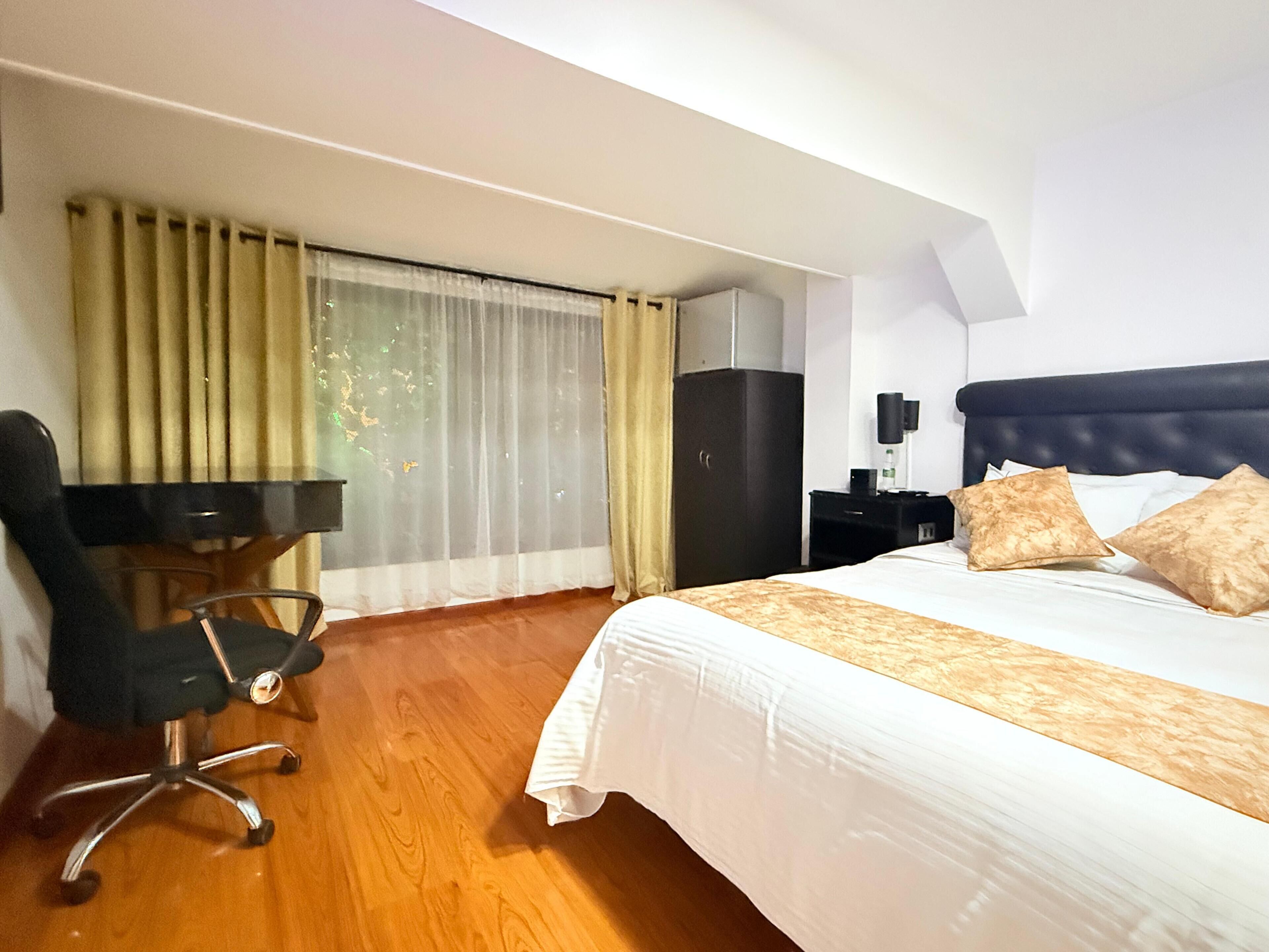 Egyptian cotton sheets, premium bedding, down comforters, minibar