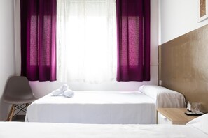 Schreibtisch, kostenloses WLAN, Bettwäsche