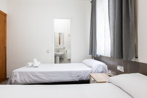 Basic-Zweibettzimmer, mit Bad