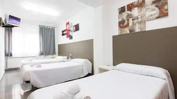 Escritorio, wifi gratis, ropa de cama