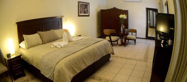 Deluxe Suite, 1 King Bed | Premium bedding, down comforters, pillowtop beds, desk - Hotel Casa Rivas Culture and SPA (Oaxaca)