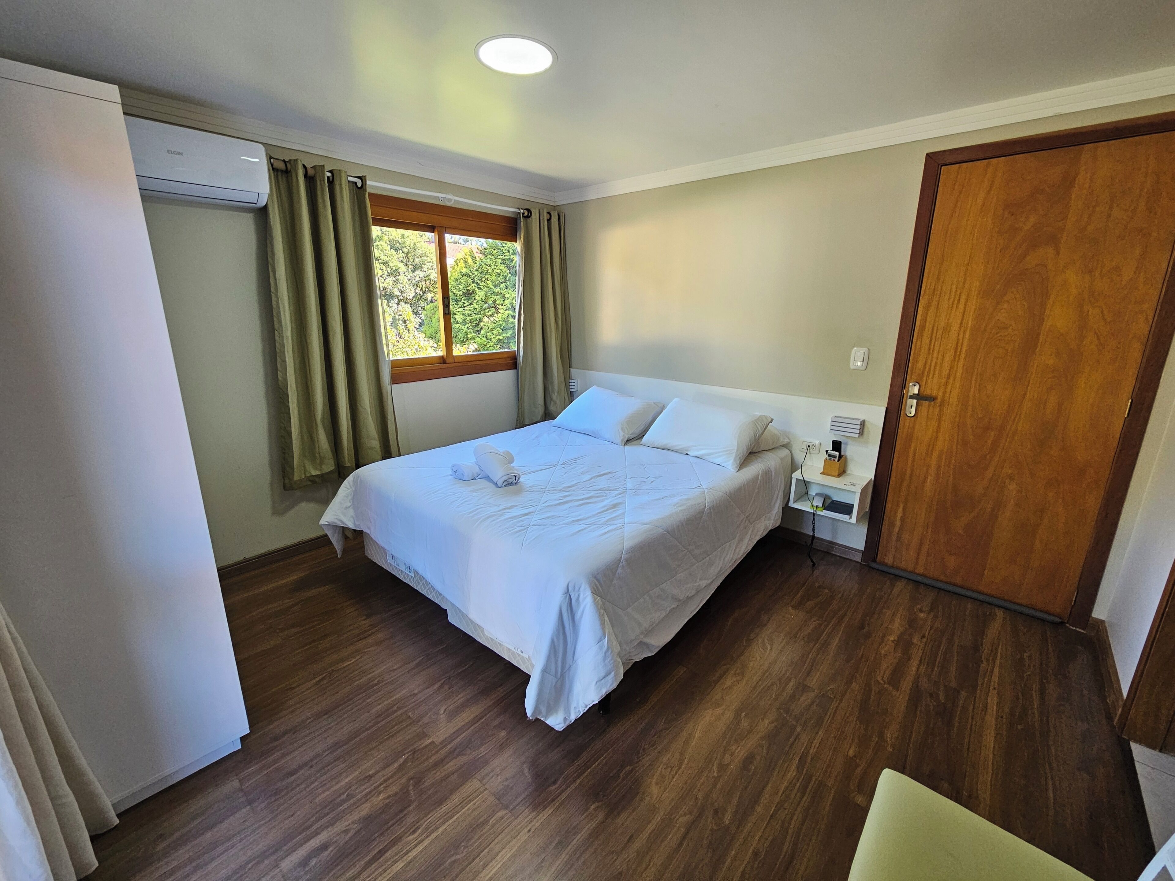 Apartment, 1 Double Bed | Minibar, desk, free WiFi, bed sheets