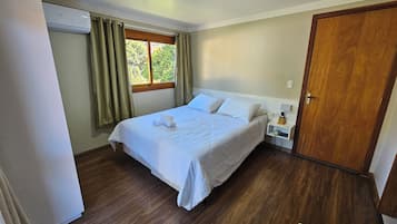 Apartment, 1 Double Bed | Minibar, desk, free WiFi, bed sheets
