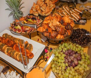 Daily continental breakfast (ILS 69 per person)