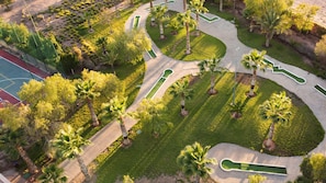 Mini-golf