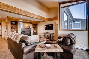 Condo, 3 Bedrooms | Living room - Gold Point 5C By Peak Property Management (Breckenridge)