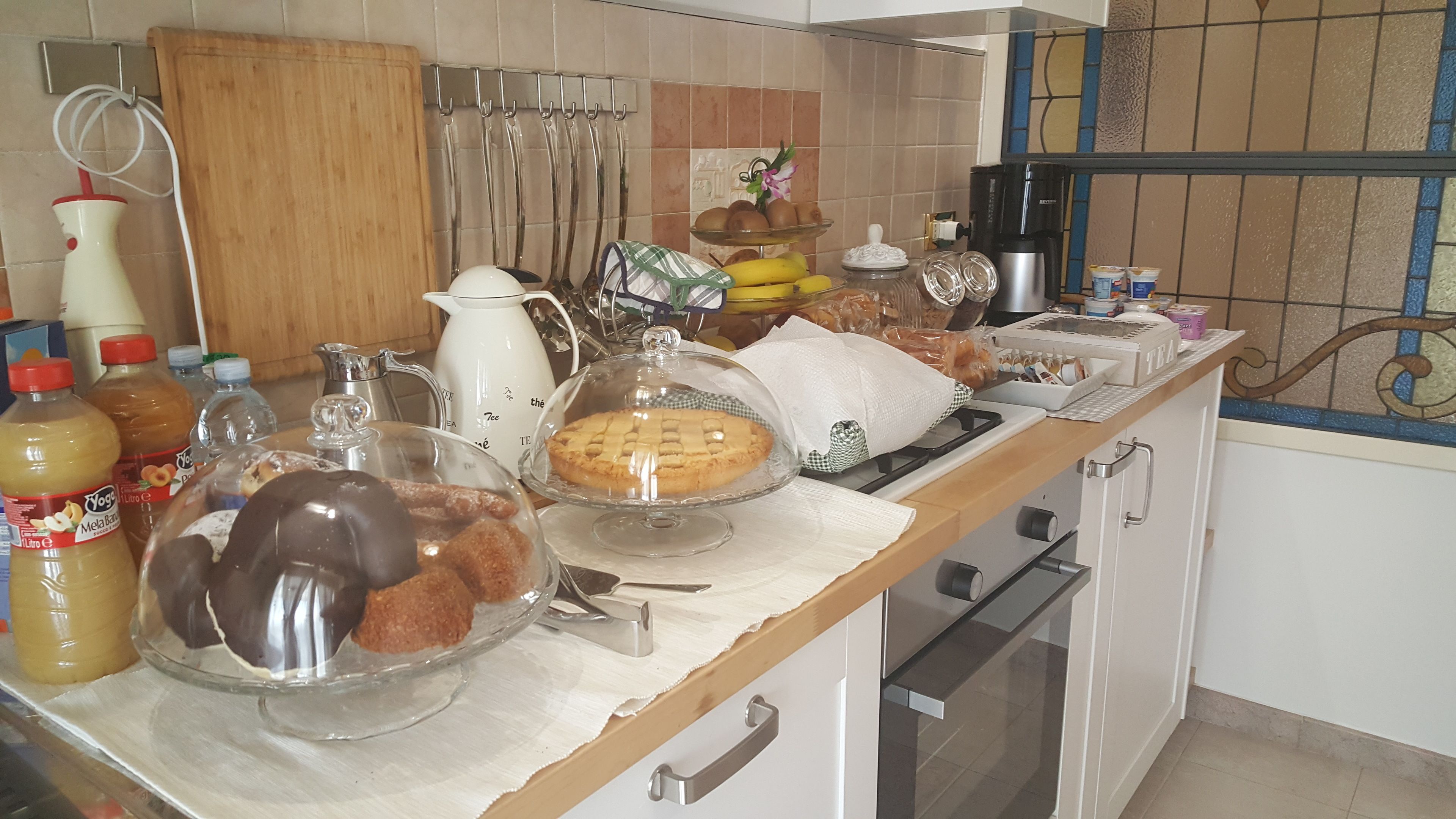 Free daily full breakfast 