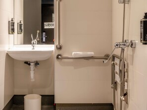 Kamer, 2 tweepersoonsbedden | Een bureau, geluiddichte muren, gratis wifi, beddengoed