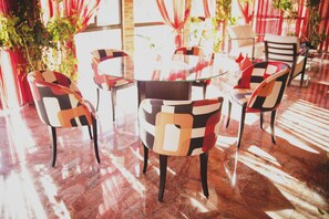 Bar (in der Unterkunft)