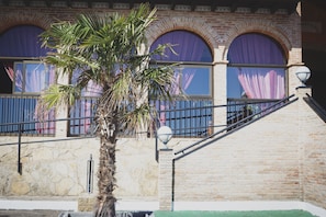 Front of property - Hotel Restaurante La Bodega (La Almunia de Dona Godina)