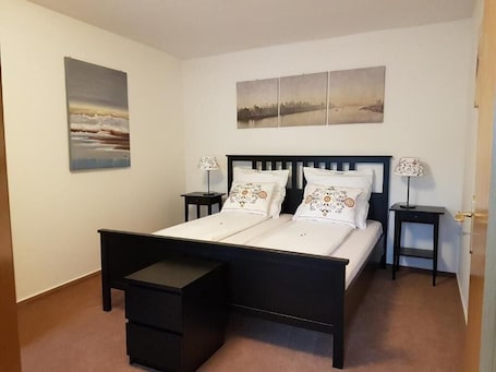 Desk, rollaway beds, free WiFi, bed sheets