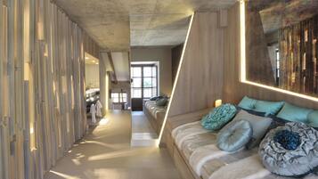 Suite familiar | Minibar, caja fuerte, escritorio y sistema de insonorización