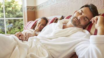 Sauna, Whirlpool, Dampfbad, Körperbehandlungen, Aromatherapie