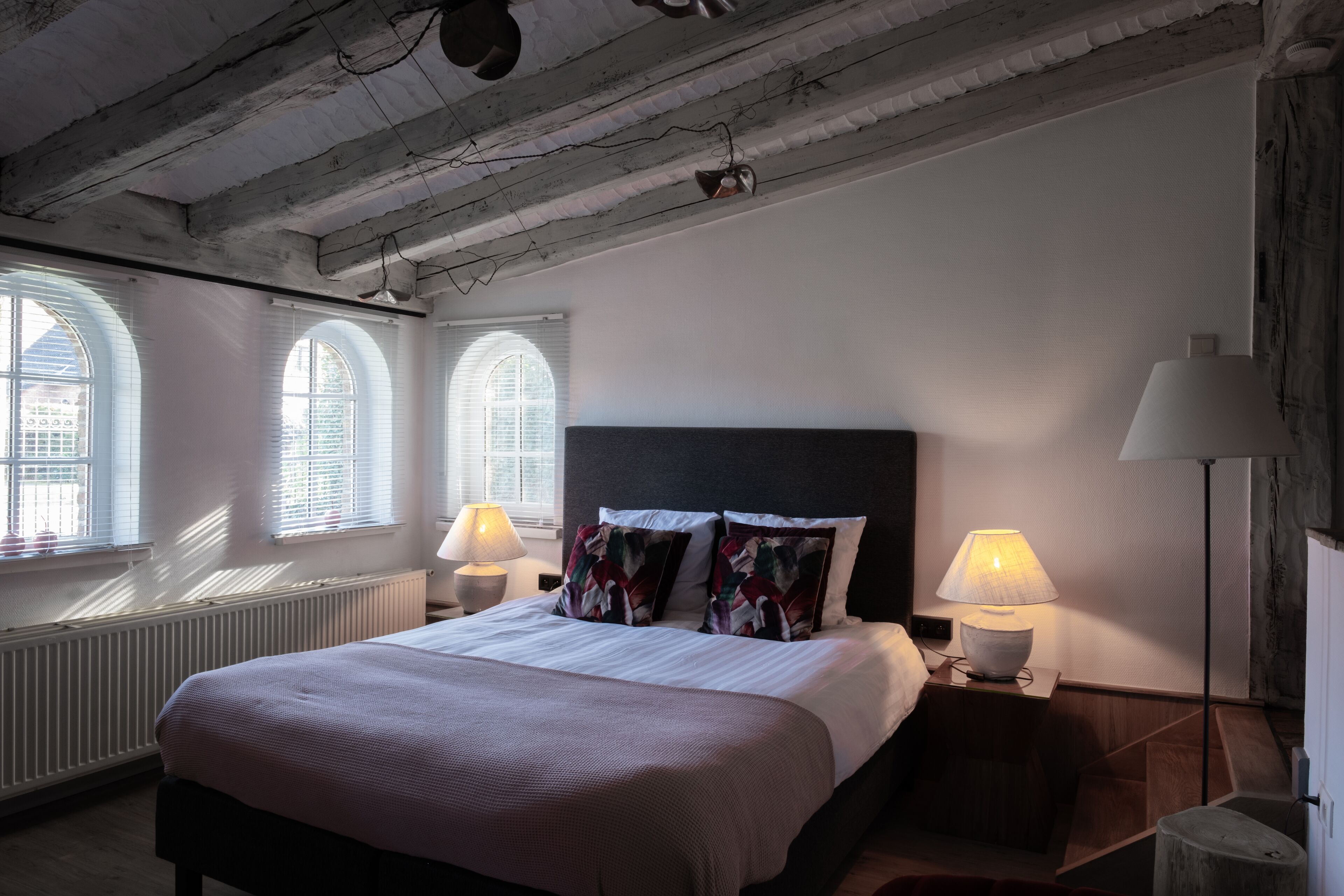 Minibar, décoration personnalisée, bureau