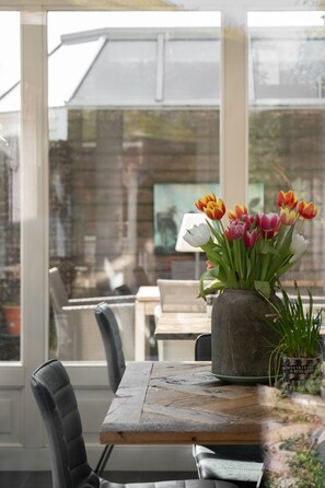 Desayuno completo gratuito y diario